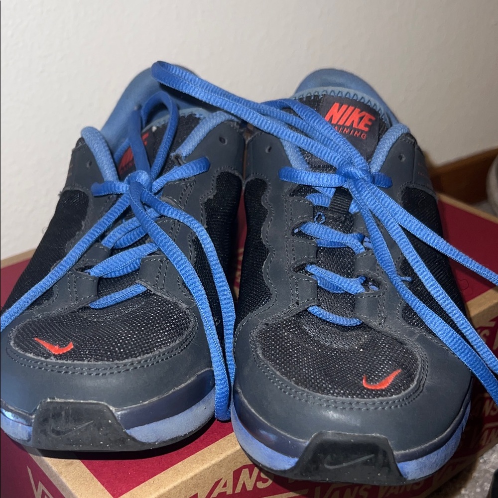 Nike Women’s Black and Blue Sneakers